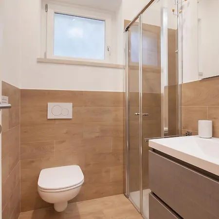 Cesarina-vista Totale 别墅 布雷佐内加尔达